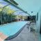 4 bedroom with pool, dock, canal. Bermuda's Secret - Форт-Лодердейл