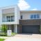 Denham Court Adorable 4Br house with Wifi &Parking