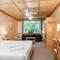 Tallow Beach Motel
