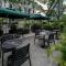 Cityscape View 2BR in Uptown BGC w 200mbps WiFi - Manila