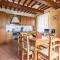 Cozy Home In Barga With Wifi