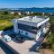 CROWONDER Sun Dance Apartments with Heated Swimming Pool Seaview and Garden
