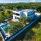 CROWONDER Sun Dance Apartments with Heated Swimming Pool Seaview and Garden