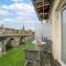 The beautifully central Flat 3 The Cobourg Tenby Sat to Sat booking only in school summer holidays