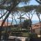 Appartamento sul mare con giardino e posto auto