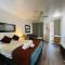 1ENSUITE GLENELG UNIT