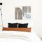 Modern Designer Cabin, Newly Renovated, EV Charger, Arcade, Kids Bunkbed, Minutes to Lake Arrowhead and Lake Gregory