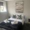 Fern House - by Shortstays4u A lovely 2 bedroom Townhouse with free parking in the town centre!