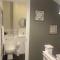 Fern House - by Shortstays4u A lovely 2 bedroom Townhouse with free parking in the town centre!