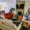 Mountain Getaway - 7 beds, 2 King - Large Common Area - Harpers Ferry