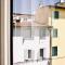 Bright studio flat in Oltrarno