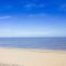 Lovely 8 Berth Caravan With Decking And Nearby Scratby Beach Ref 50005A