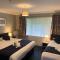 Corner House Hotel Gatwick with Holiday Parking - Horley