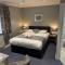 Corner House Hotel Gatwick with Holiday Parking - Horley