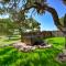 Luxury 23-ac Ranch Casita with Hot tub and Firepit! - Luckenbach