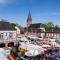 Belle Longère normande, cheminée et jardin arboré - Canville-les-Deux-Églises