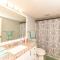 Mt Adams 1BR Great Location Steps from Monastery