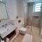 Ocean Point Beach Front Apartment - Pointe-aux-Piments