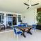 Ivy's Cove Beach Side Condo - Luxury Villa - Whitehouse