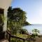 Ivy's Cove Beach Side Condo - Luxury Villa - Whitehouse