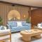 Spacious Retreat w Private Roof Deck Walkable to ALL