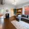City Escape 2BR Steps to TQL near OTR and Downtown - سينسيناتي