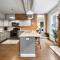 City Escape 2BR Steps to TQL near OTR and Downtown - سينسيناتي