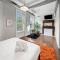 City Escape 2BR Steps to TQL near OTR and Downtown - سينسيناتي