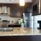 Downtown 3br/2ba+Views+Skytrain+Free Parking