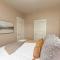 Renovated 2 bed 2 bath Near Arena and Downtown