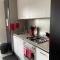 Radiance - Chic Fitzroy Street Apartment