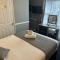 Corner House Hotel Gatwick with Holiday Parking - Horley