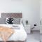 New fully furnished 5 bedroom, 4 bathroom detached houses