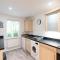 Bright and modern 4-bed townhouse with garden near town centre - Kent