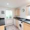 Bright and modern 4-bed townhouse with garden near town centre - Kent