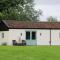 The Lodge - 2 acres of garden with hot tub and fire pit and BBQ - East Harling