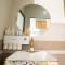 Paradise Hotel & Homestay access alley 100m