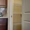 Bright 2BR near downtown