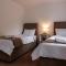 Comfortable 4-Bedroom Home in Aylesbury Ideal for Contractors Professionals or Larger Families