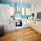 Modern, comfy 2 bedroom apartment in Hatfield, town centre, perfect for contractors, free parking