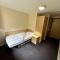 Spacious Ensuite Room With Shared Kitchen and Living Room - Crewe