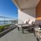 Unbeatable Location - Steps to Moonlight Beach, Ocean Views - Encinitas