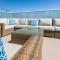 Unbeatable Location - Steps to Moonlight Beach