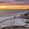 Unbeatable Location - Steps to Moonlight Beach