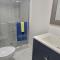 Lake-Walk House 3 Bed 2 Bath Apt
