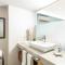 Harbor 3008 Amazing beach front condo by Moikkarentals