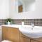 Amazing view 2 bed, free parking By Valore Property Services - Milton Keynes