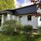 Schönes Ferienhaus 400m vom See, Sauna, Kamin, Klima, Garten