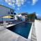 Apartment with a pool mountainview near the sea! - Posedarje