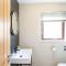 Breckland House with Hot Tub
